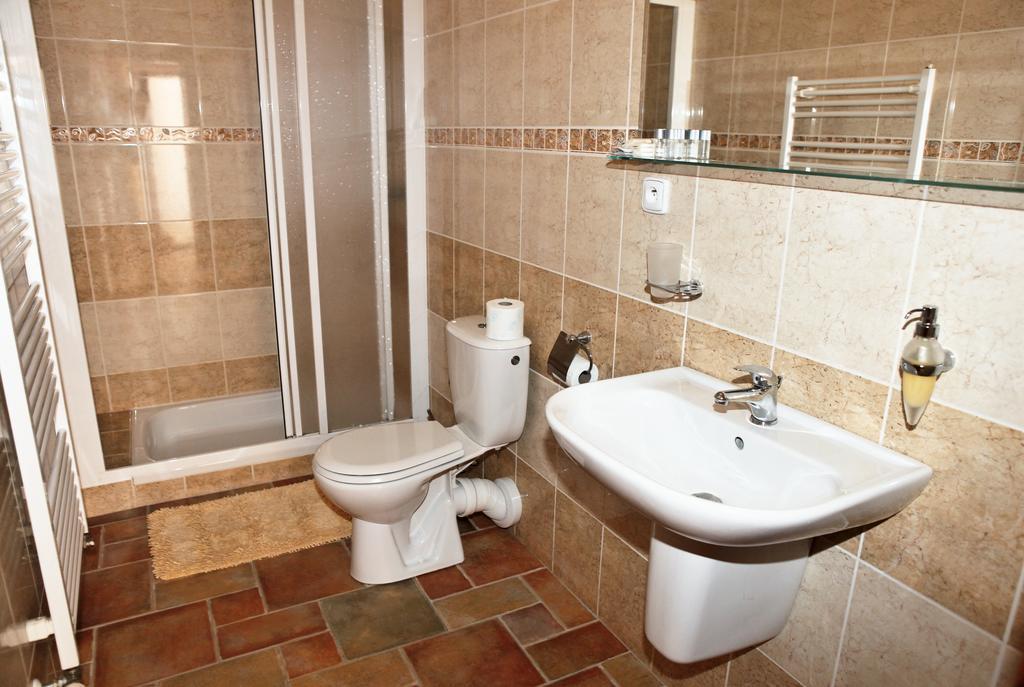 Třeboň Hotel Pelikan חדר תמונה