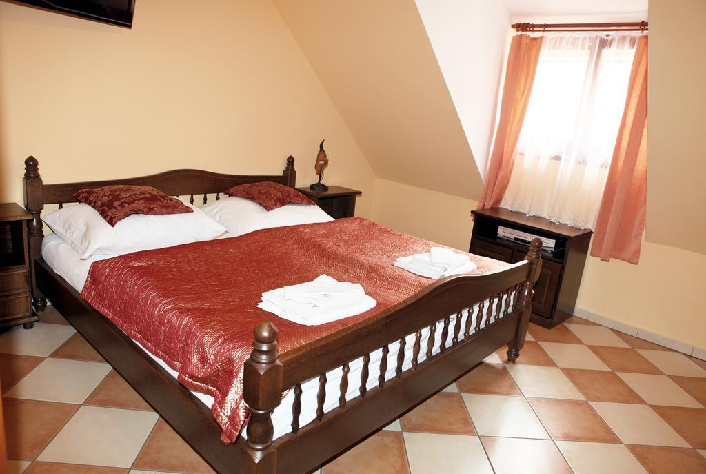 Třeboň Hotel Pelikan חדר תמונה
