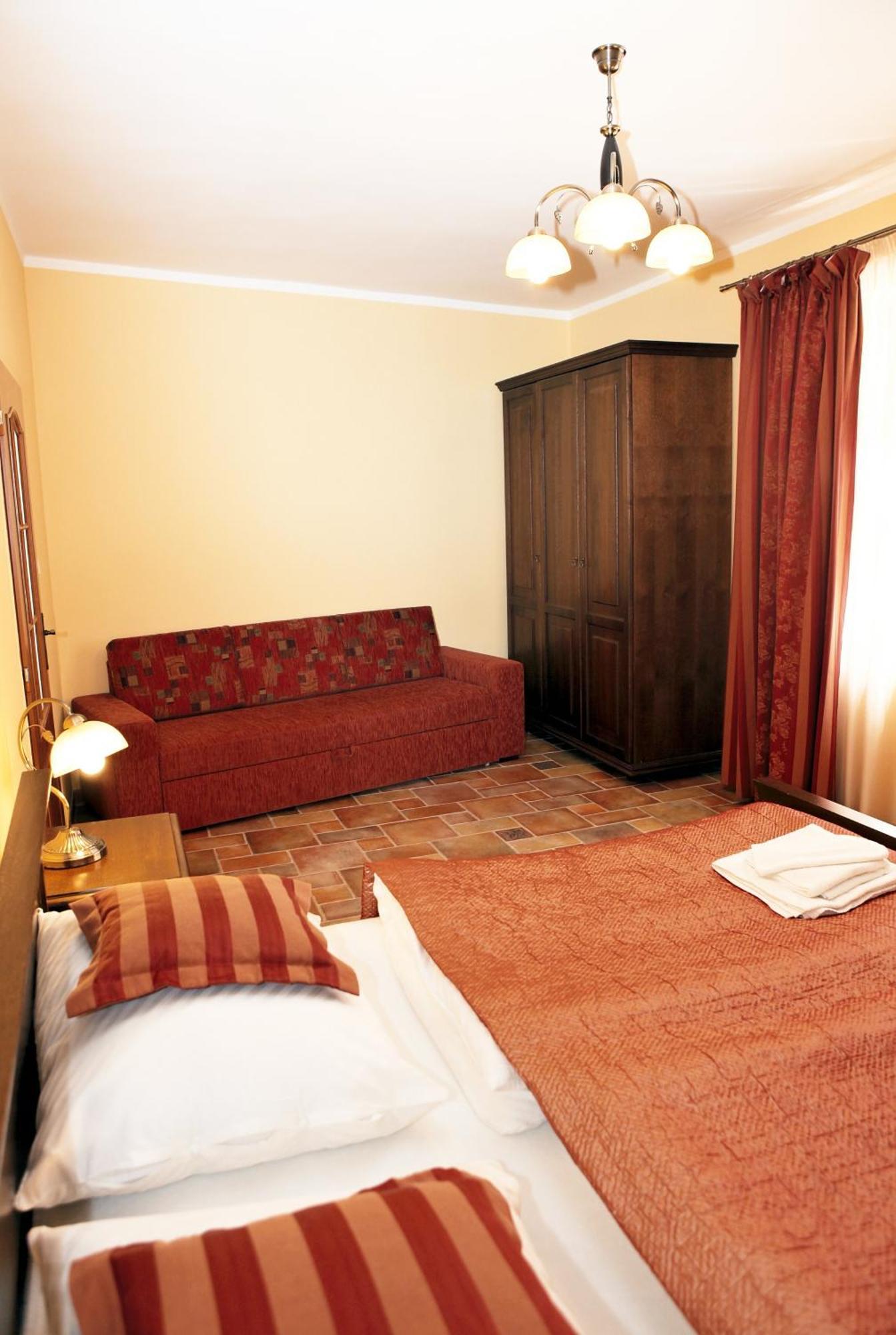 Třeboň Hotel Pelikan מראה חיצוני תמונה